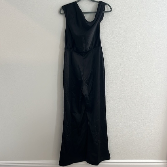 WAYF The Keita One Shoulder Satin Jumpsuit NWT Size Small - Picture 7 of 8
